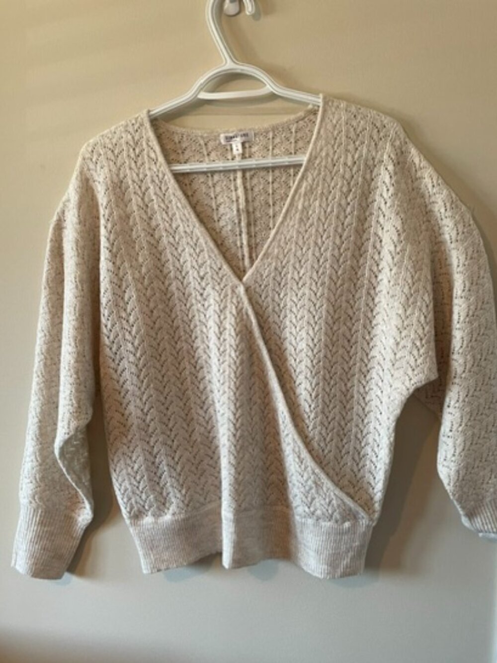 Reitmans Signature Wmn V Neck Cross Over Cream  Lng Sleeve Sweater Size L NWOT